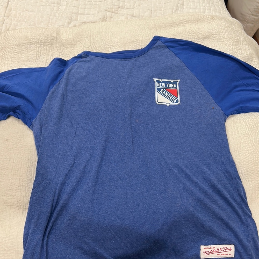 New york rangers women’s L mid sleeve hockey shirt